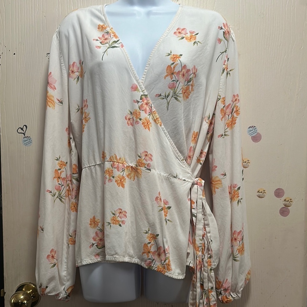 Old Navy Floral Print Tie-Belt Wrap Blouse - Size XL - Cottagecore Chic - Picture 4 of 16